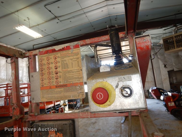 image for item HD9724 2006 Skyjack SJIII 3226  scissor lift