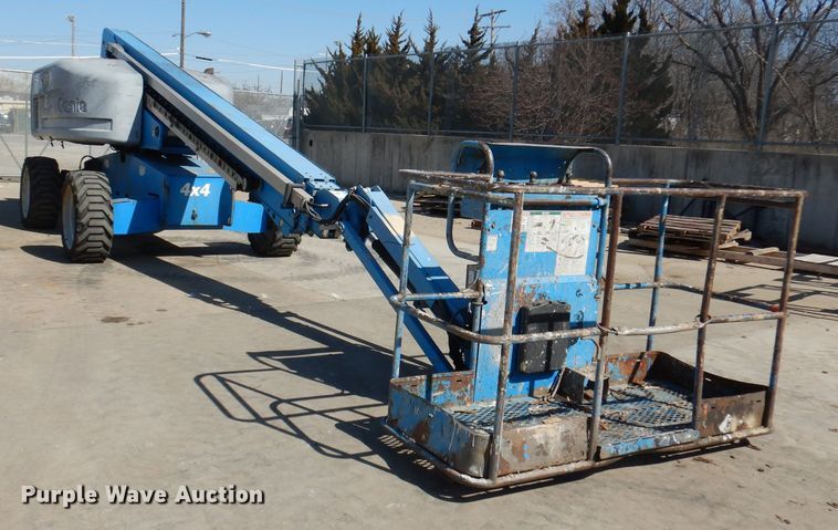 image for item HD9725 2005 Genie S-65  boom lift