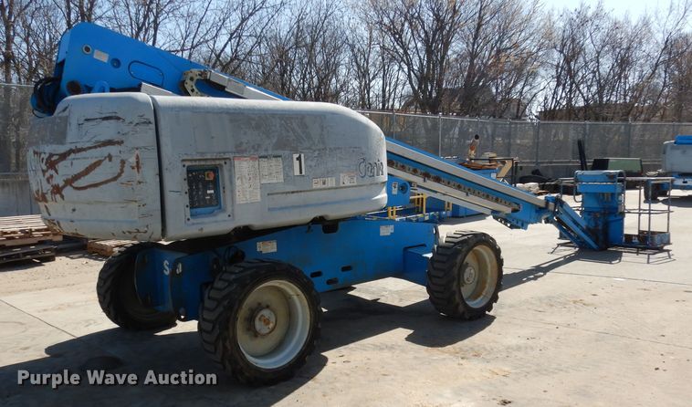 image for item HD9725 2005 Genie S-65  boom lift
