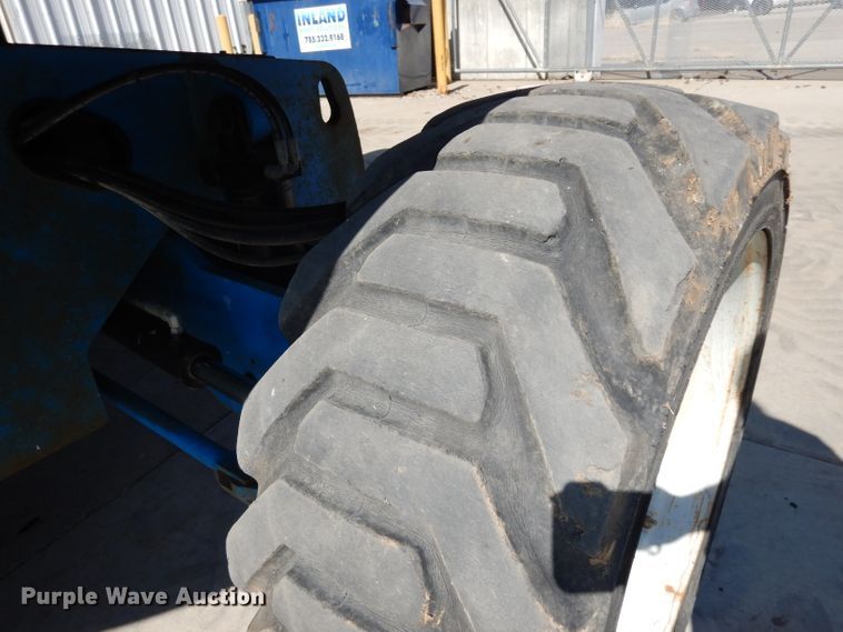 image for item HD9725 2005 Genie S-65  boom lift