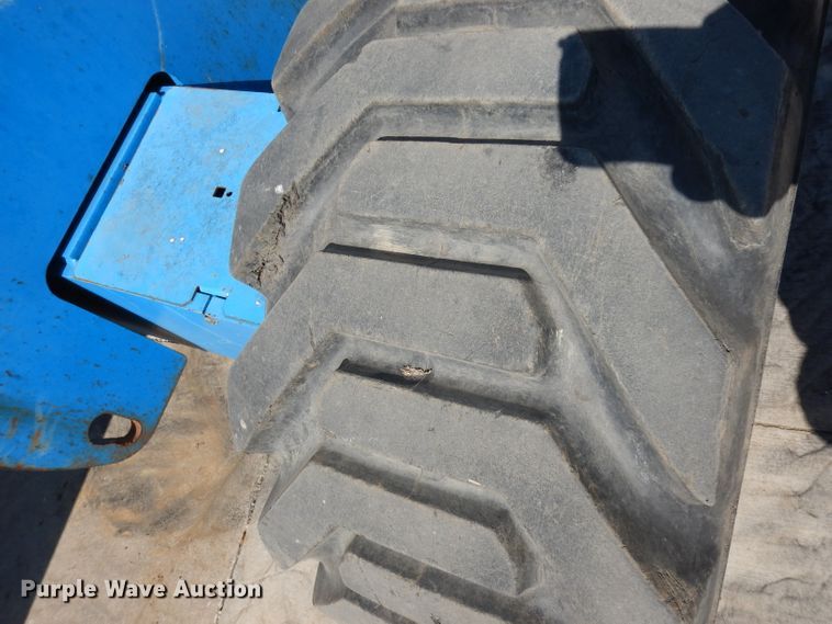 image for item HD9725 2005 Genie S-65  boom lift