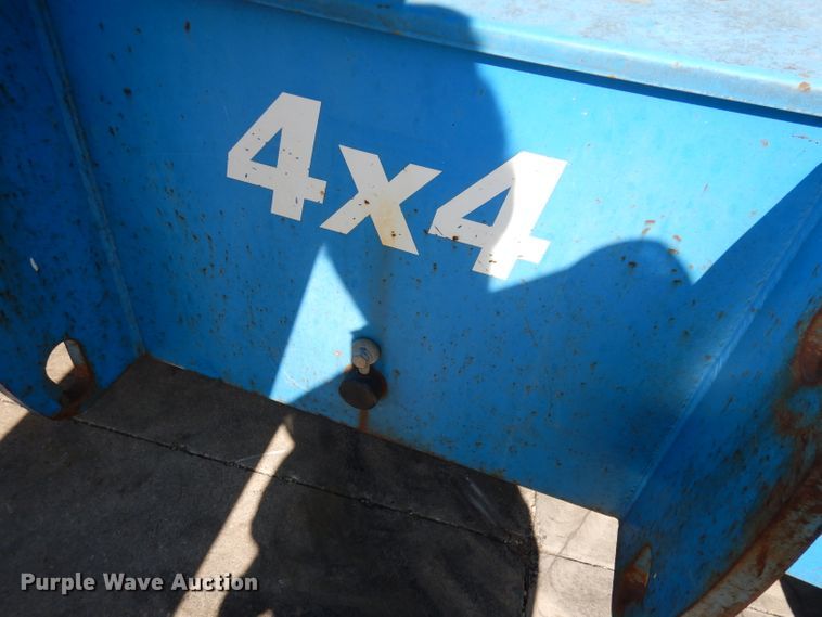 image for item HD9725 2005 Genie S-65  boom lift