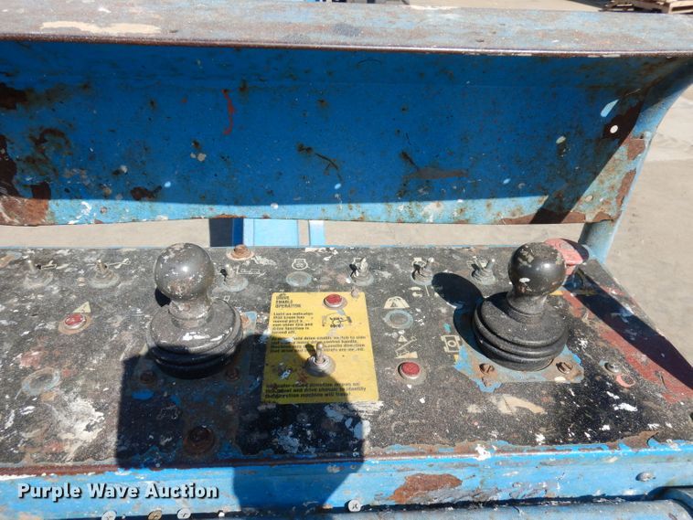 image for item HD9725 2005 Genie S-65  boom lift