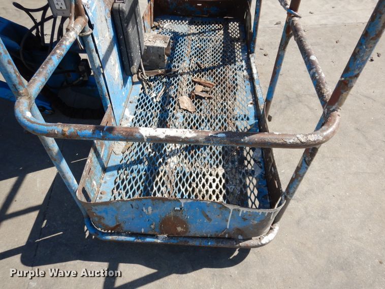 image for item HD9725 2005 Genie S-65  boom lift