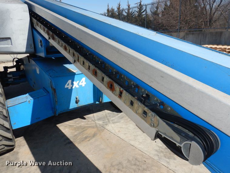 image for item HD9725 2005 Genie S-65  boom lift