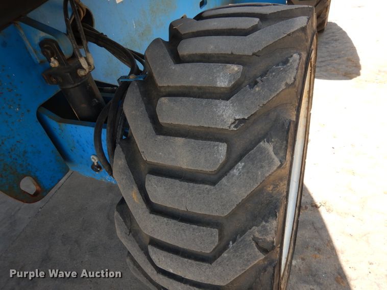 image for item HD9725 2005 Genie S-65  boom lift