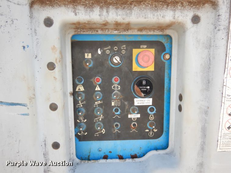 image for item HD9725 2005 Genie S-65  boom lift