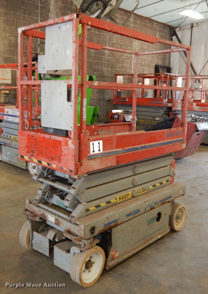 image for item HD9726 2008 Skyjack SJIII-3219  scissor lift