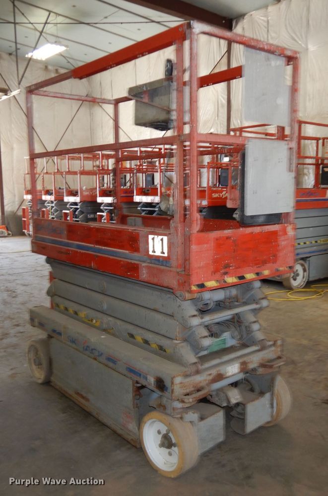 image for item HD9726 2008 Skyjack SJIII-3219  scissor lift