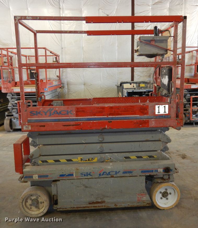 image for item HD9726 2008 Skyjack SJIII-3219  scissor lift
