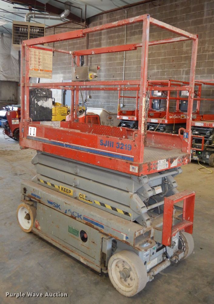 image for item HD9726 2008 Skyjack SJIII-3219  scissor lift