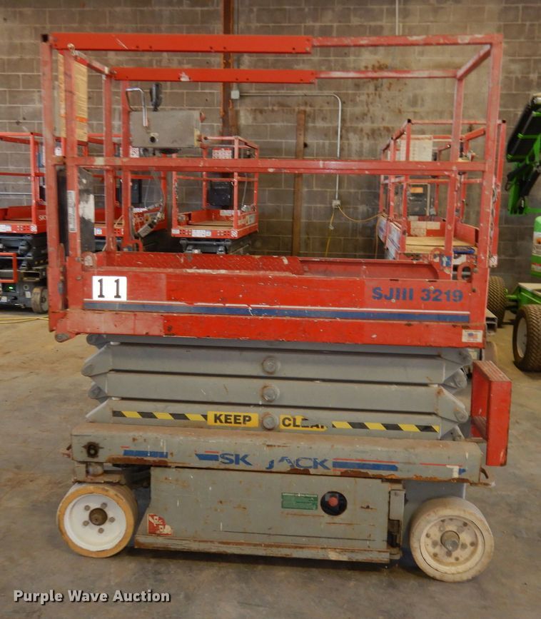 image for item HD9726 2008 Skyjack SJIII-3219  scissor lift