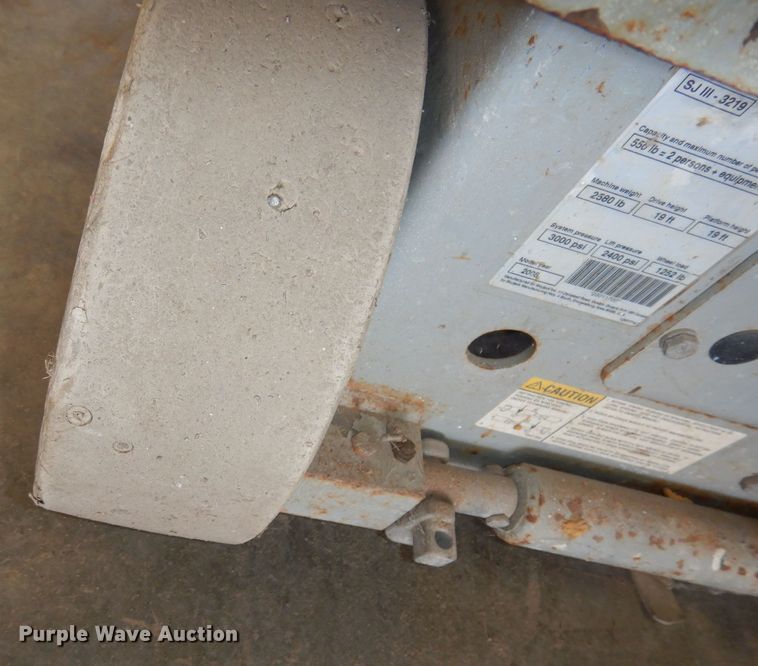 image for item HD9726 2008 Skyjack SJIII-3219  scissor lift