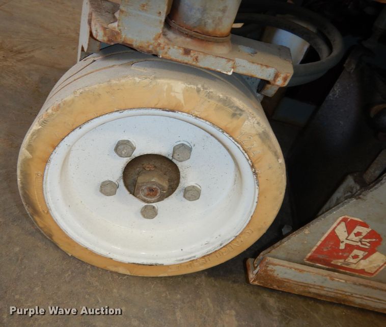 image for item HD9726 2008 Skyjack SJIII-3219  scissor lift