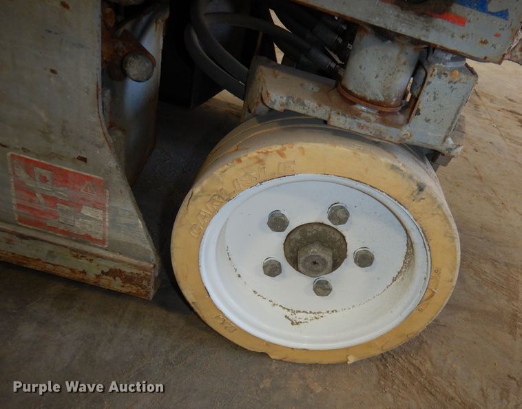 image for item HD9726 2008 Skyjack SJIII-3219  scissor lift