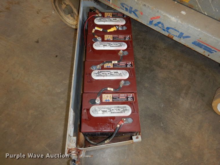 image for item HD9726 2008 Skyjack SJIII-3219  scissor lift