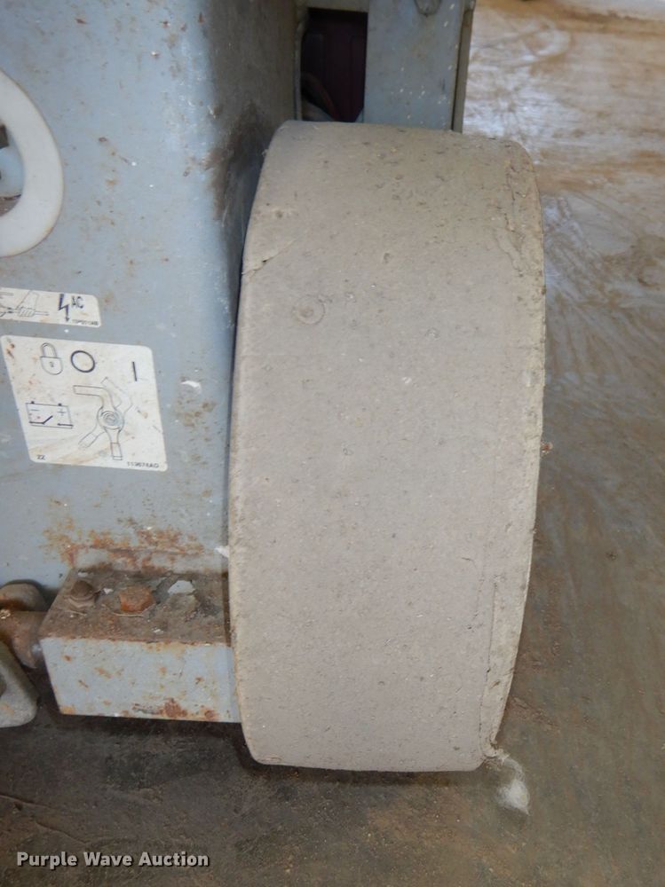 image for item HD9726 2008 Skyjack SJIII-3219  scissor lift