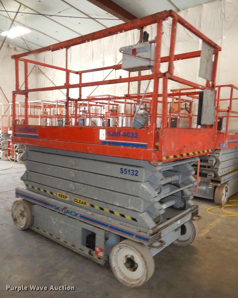 image for item HD9728 2008 Skyjack SJ4632  scissor lift