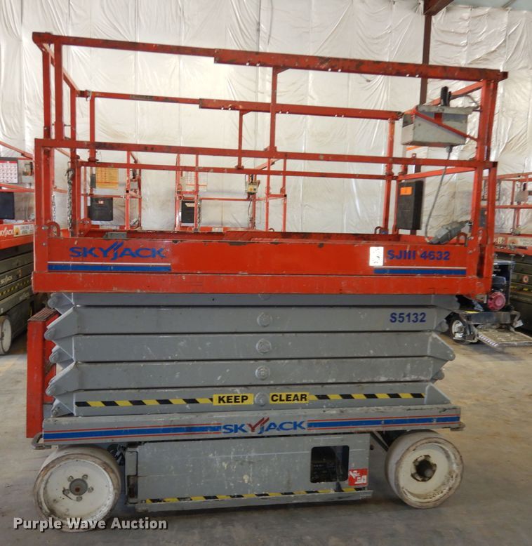 image for item HD9728 2008 Skyjack SJ4632  scissor lift
