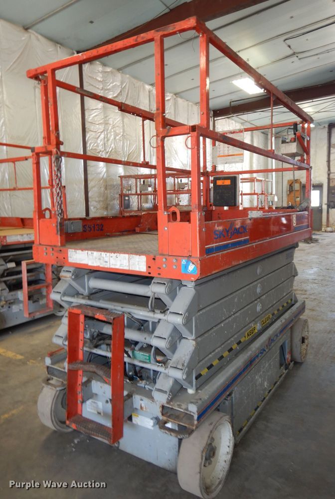 image for item HD9728 2008 Skyjack SJ4632  scissor lift