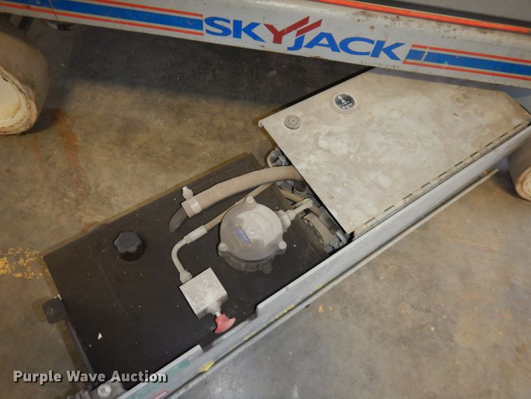 image for item HD9728 2008 Skyjack SJ4632  scissor lift