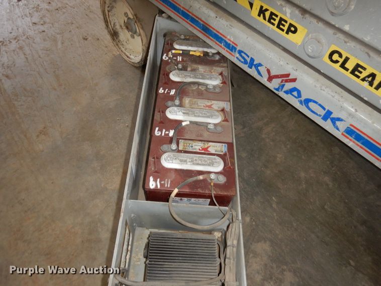 image for item HD9728 2008 Skyjack SJ4632  scissor lift