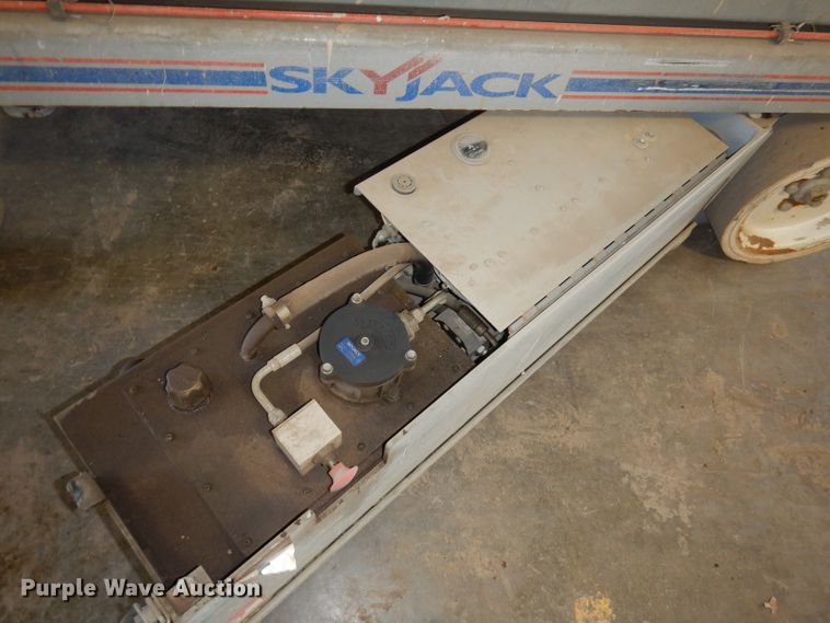 image for item HD9729 2008 Skyjack SJ4626  scissor lift