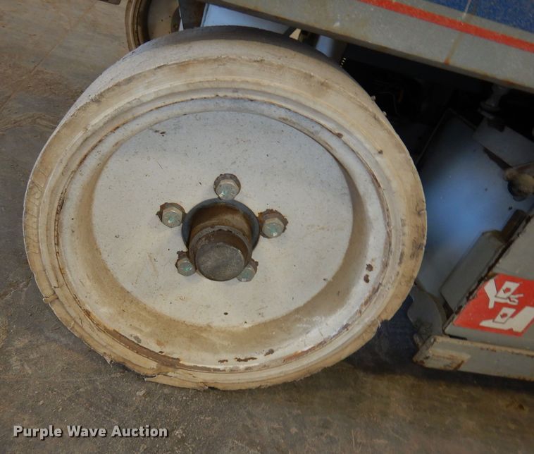 image for item HD9729 2008 Skyjack SJ4626  scissor lift