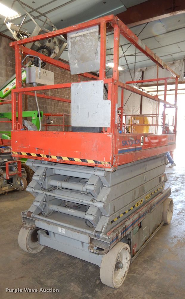 image for item HD9730 2008 Skyjack SJ4632  scissor lift