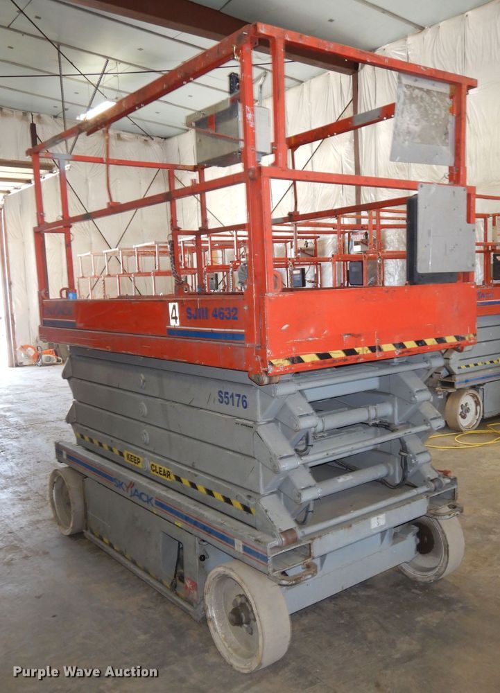 image for item HD9730 2008 Skyjack SJ4632  scissor lift