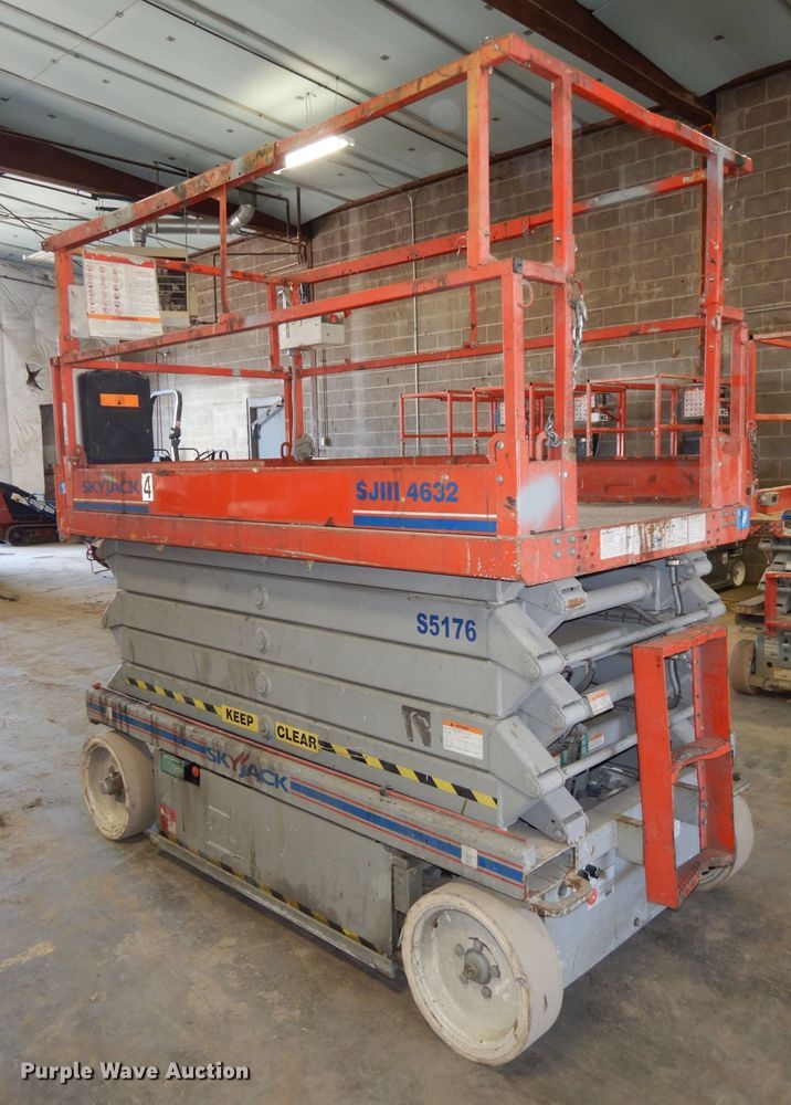 image for item HD9730 2008 Skyjack SJ4632  scissor lift