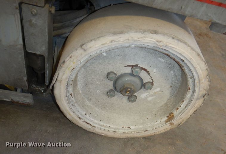 image for item HD9730 2008 Skyjack SJ4632  scissor lift