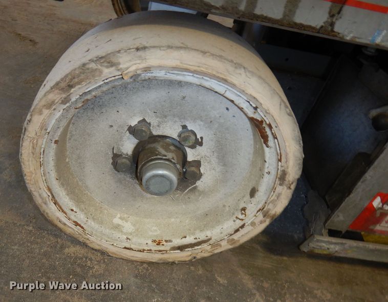 image for item HD9730 2008 Skyjack SJ4632  scissor lift