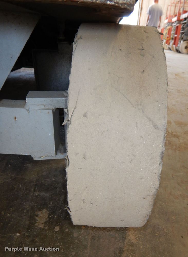 image for item HD9730 2008 Skyjack SJ4632  scissor lift