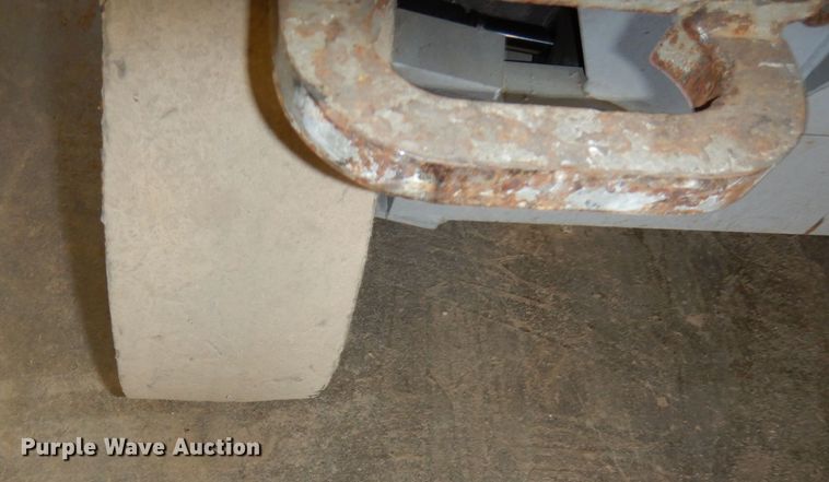 image for item HD9730 2008 Skyjack SJ4632  scissor lift