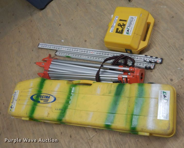 image for item HE9526 Surveying equipment
