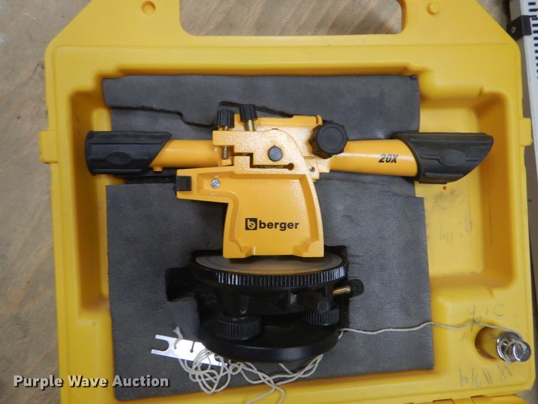 image for item HE9526 Surveying equipment