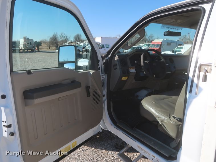 image for item HK9693 2008 Ford F450 Super Duty XL  bucket truck