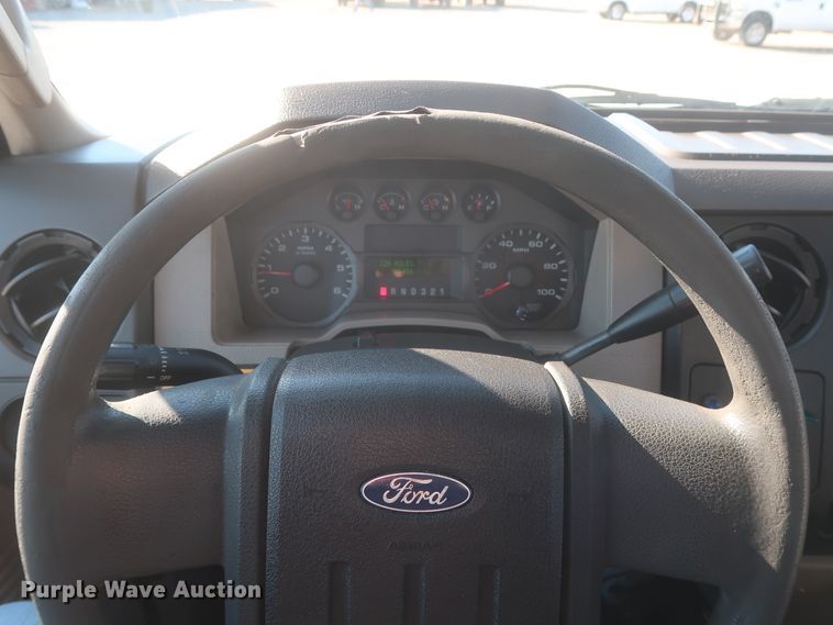 image for item HK9693 2008 Ford F450 Super Duty XL  bucket truck