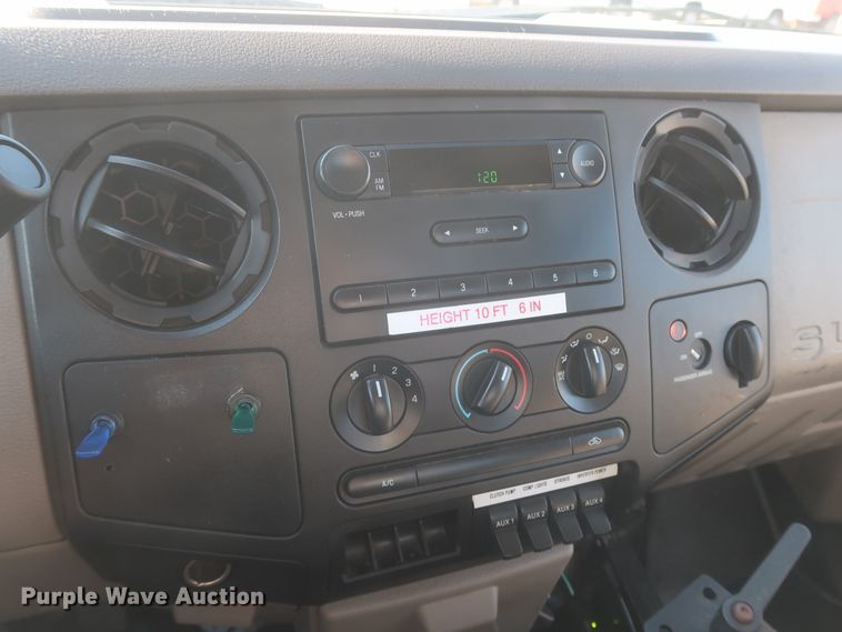 image for item HK9693 2008 Ford F450 Super Duty XL  bucket truck