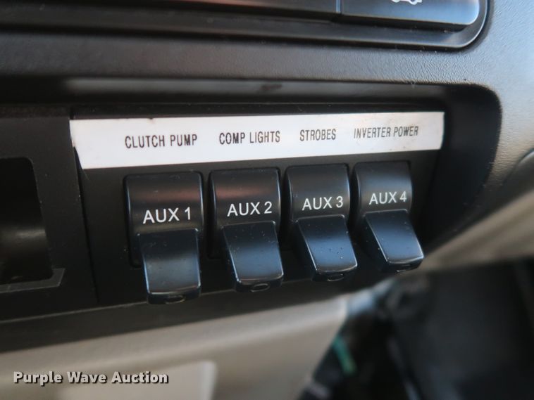 image for item HK9693 2008 Ford F450 Super Duty XL  bucket truck