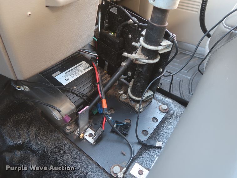 image for item HK9693 2008 Ford F450 Super Duty XL  bucket truck