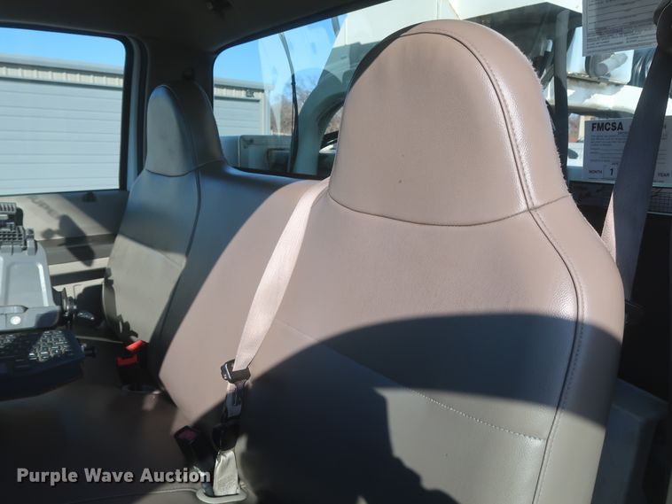 image for item HK9693 2008 Ford F450 Super Duty XL  bucket truck