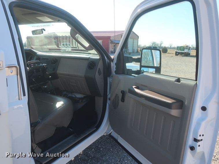 image for item HK9693 2008 Ford F450 Super Duty XL  bucket truck