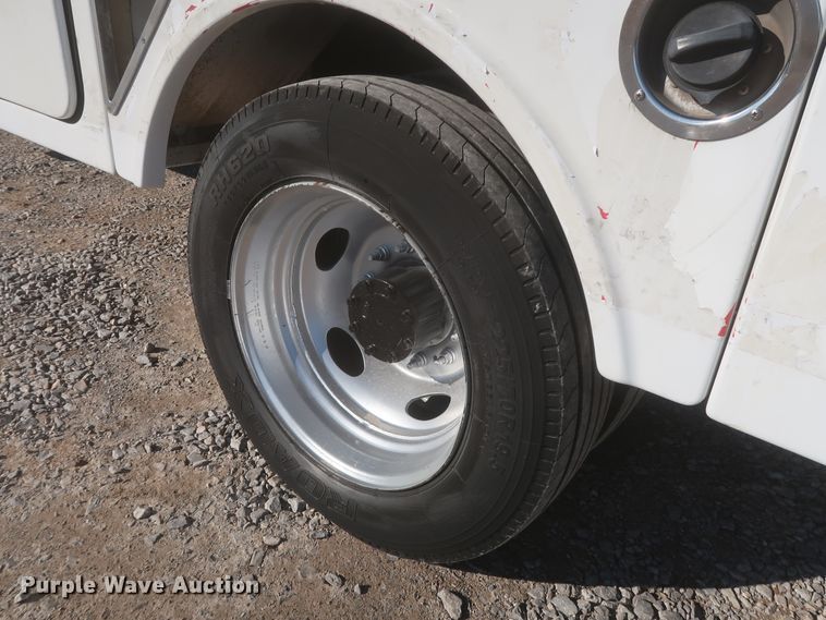 image for item HK9693 2008 Ford F450 Super Duty XL  bucket truck