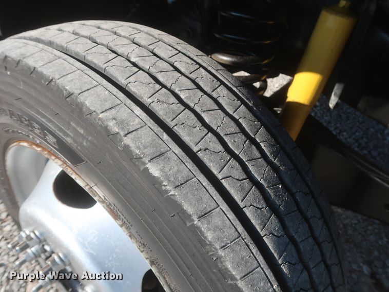 image for item HK9693 2008 Ford F450 Super Duty XL  bucket truck