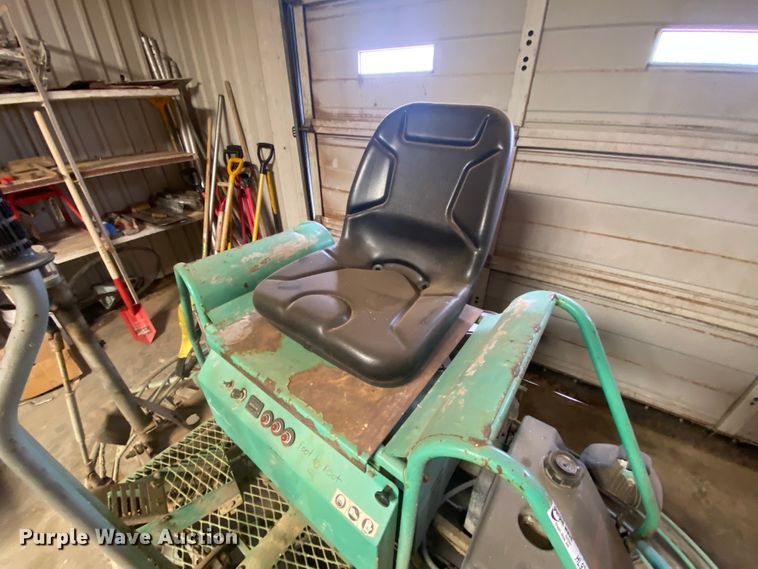 image for item HL9715 Whiteman HTN31VTCSL power trowel