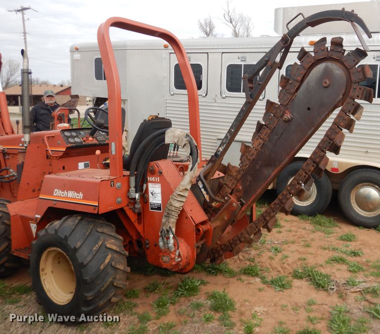 image for item HL9719 1995 Ditch Witch 4500  trencher