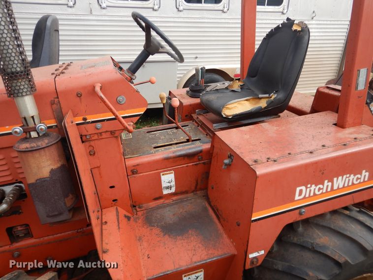 image for item HL9719 1995 Ditch Witch 4500  trencher