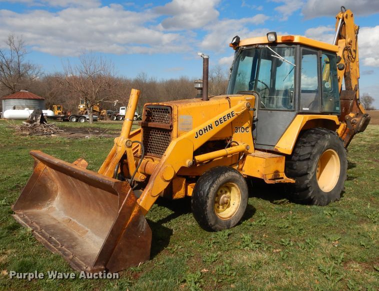 image for item HO9332 1990 John Deere 310C  backhoe